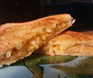 Grilled Mac N Cheese Sandwich
