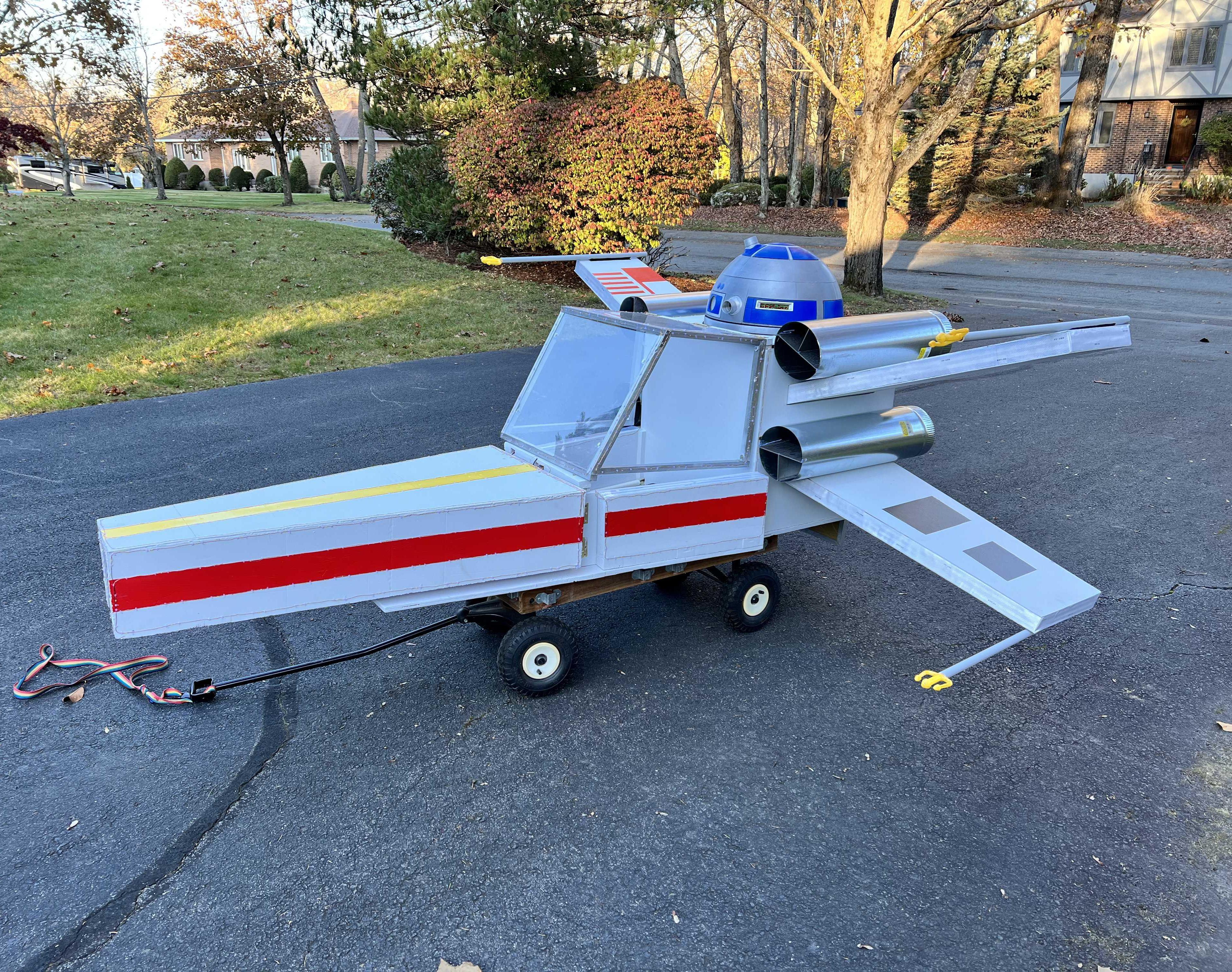 Halloween Star Wars X-Wing With Operational R2-D2
