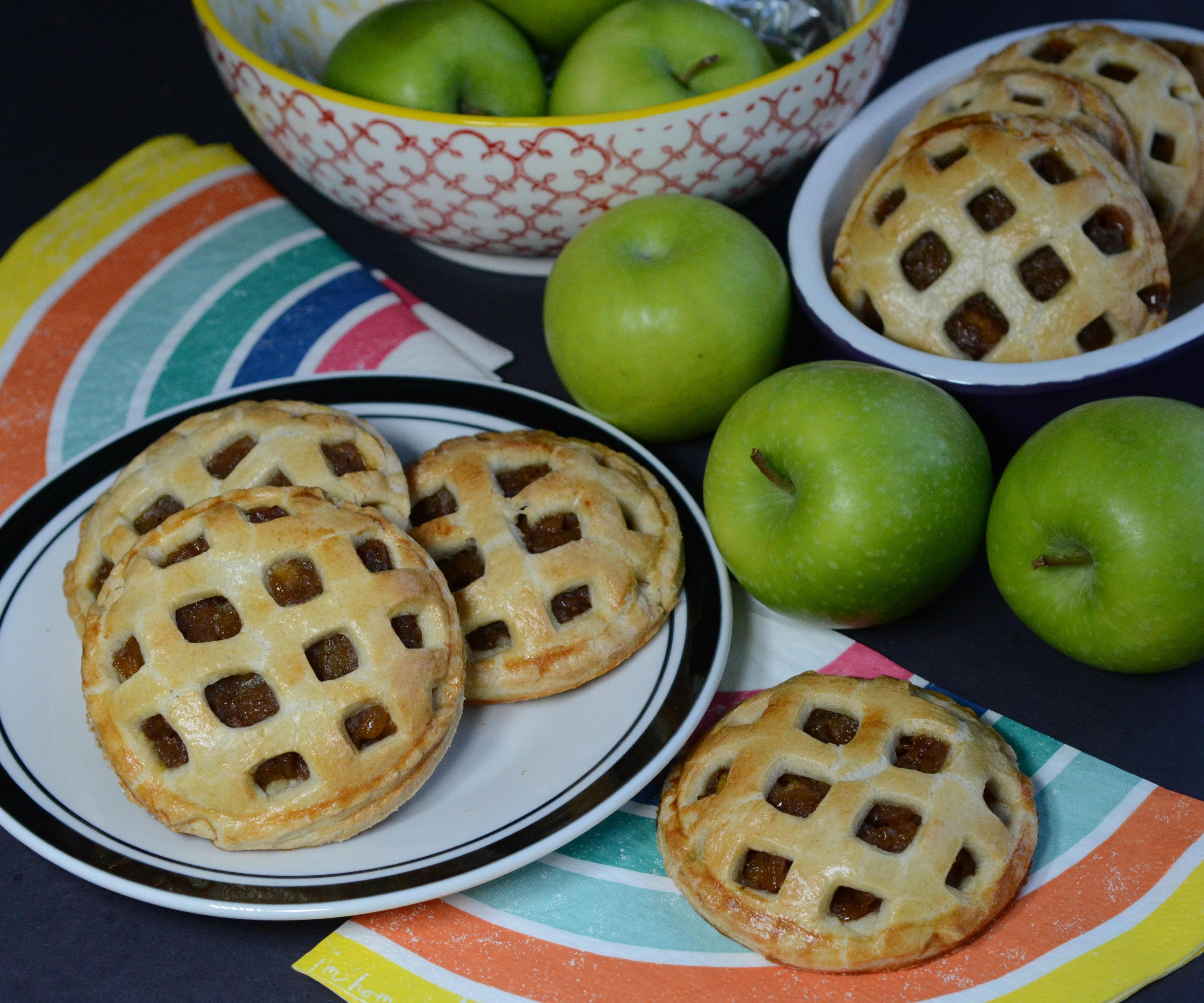 Mini Apple Pies Made With 3D Printed Lattice Cutter