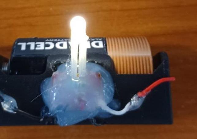 Sims Dead Cell Candle Runs on a "Dead" D Cell Battery for Months. 15 Min. DIY LED Project.
