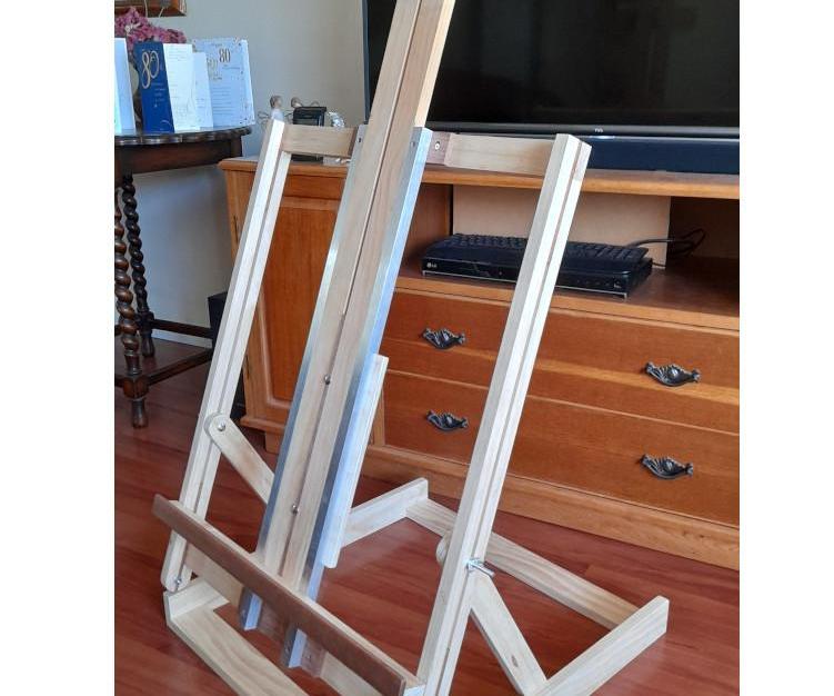 SIMPLE LARGE TABLE TOP EASEL