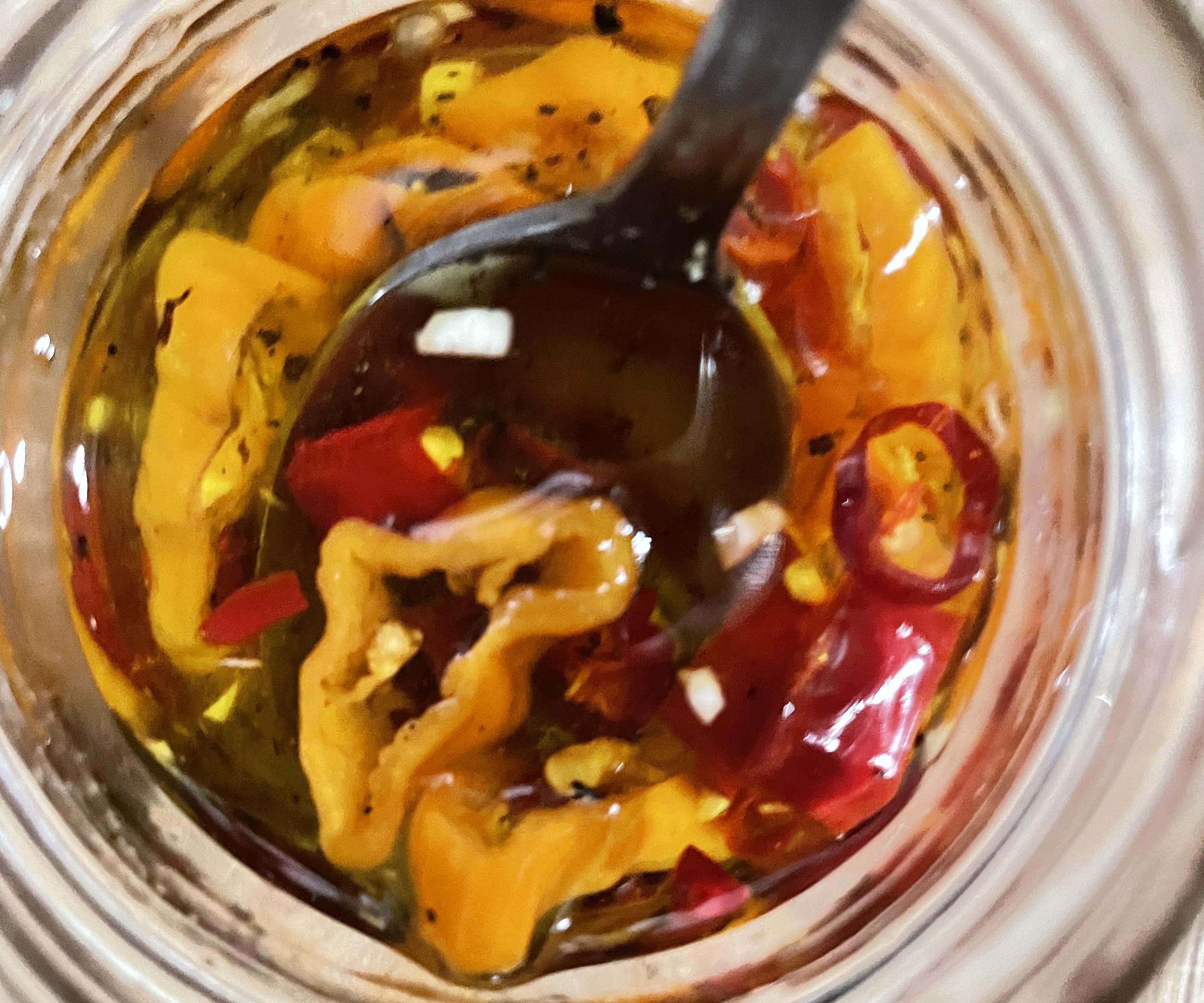 HOW TO MAKE CHILLI OIL