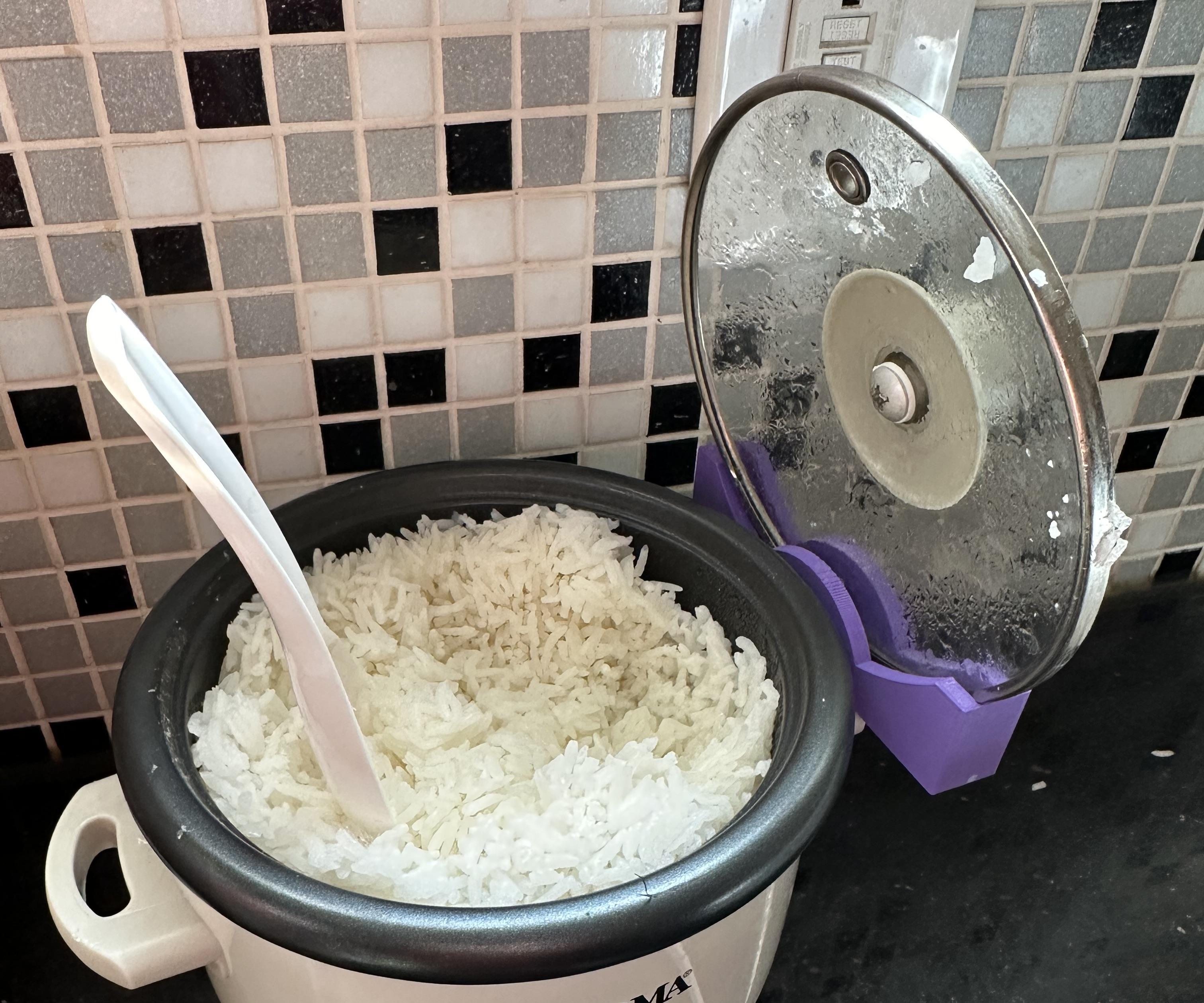 Lid Holder for Rice Cooker