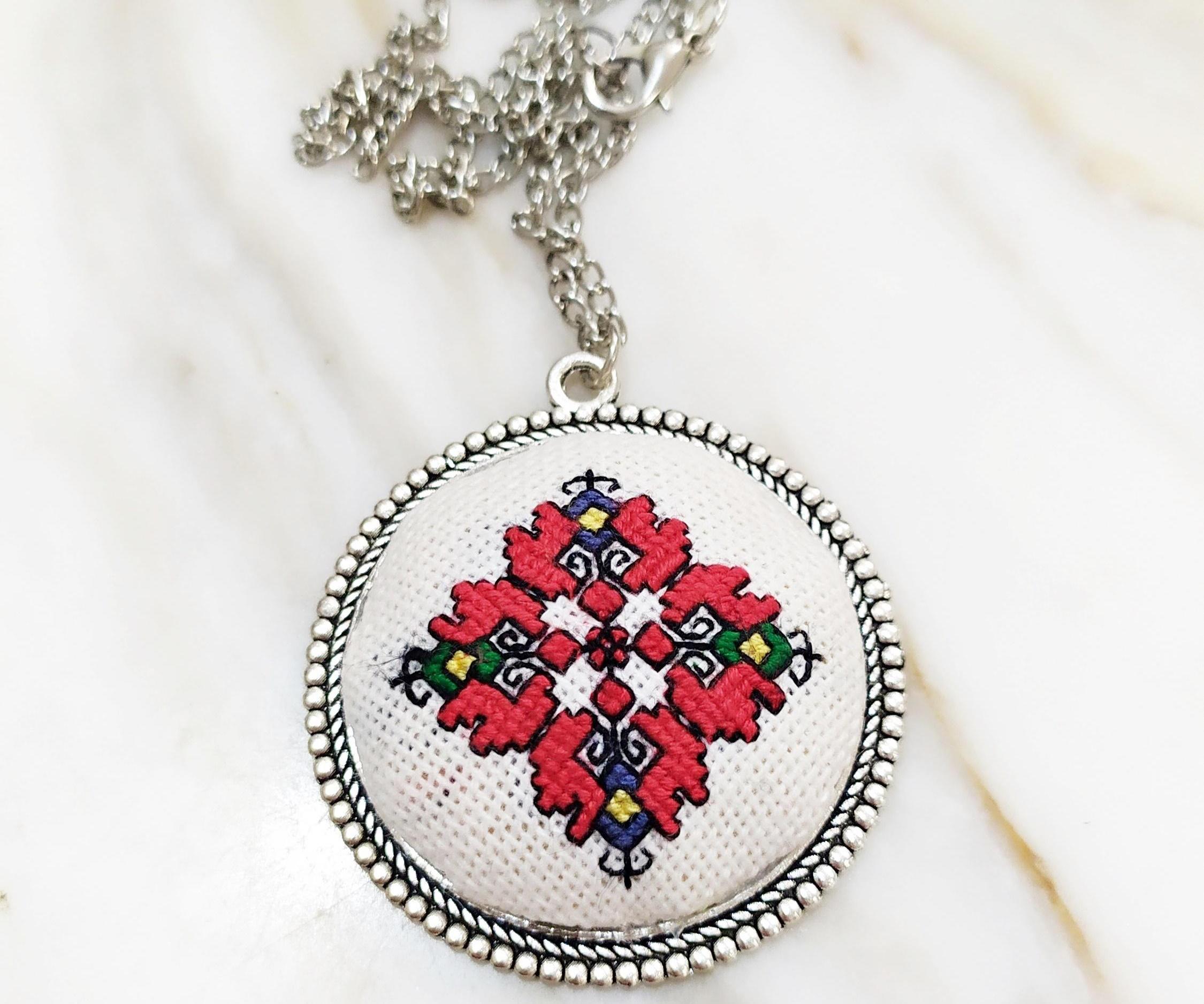 How to Make a Bulgarian Shevitsa Necklace