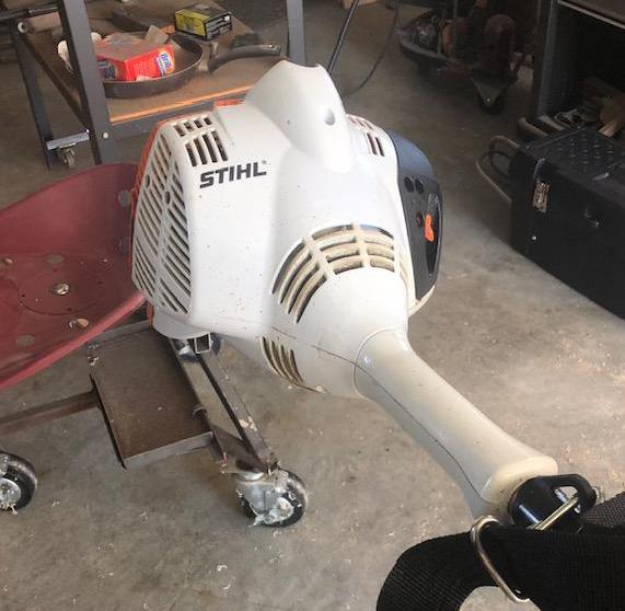 Lubricate the Gearhead on a Stihl FS56 Trimmer