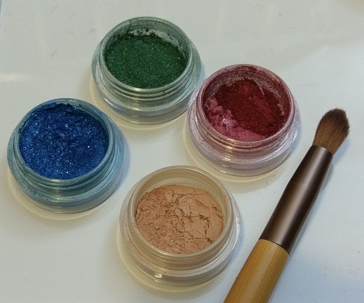 Working With Loose Eyeshadow/ Pigments